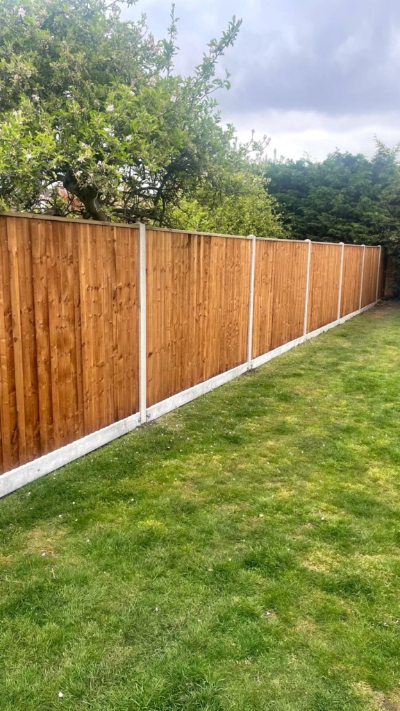 Hinchley Wood fencing and garden services
